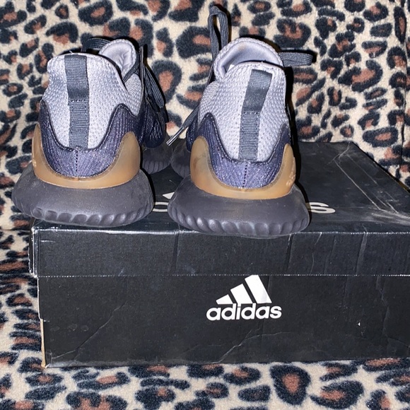 Adidas size 3.5 - Picture 2 of 4